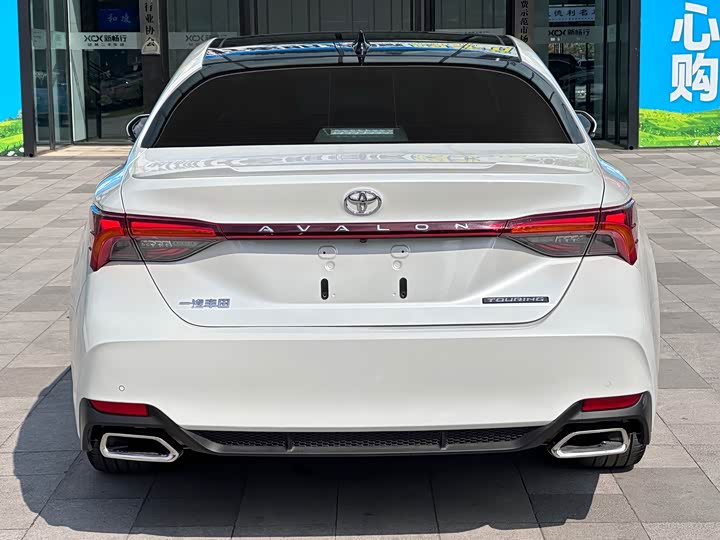 Фото 8 - Toyota Avalon