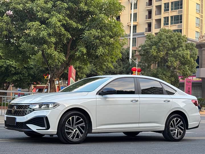 Фото 1 - Volkswagen Lavida