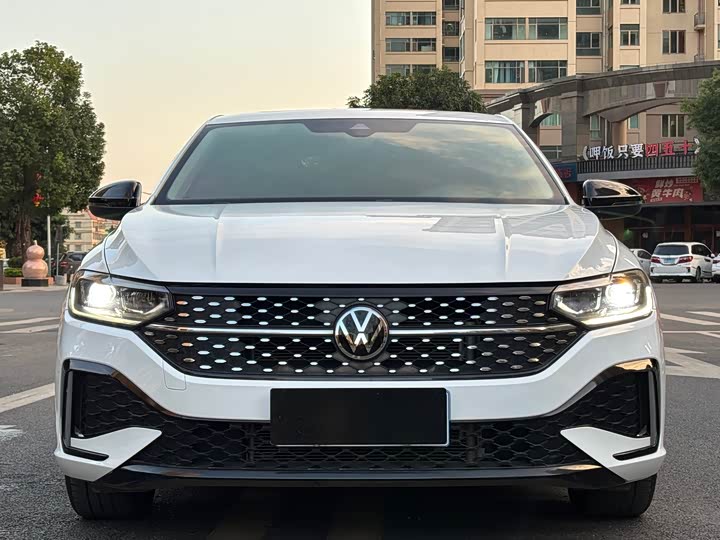 Фото 2 - Volkswagen Lavida