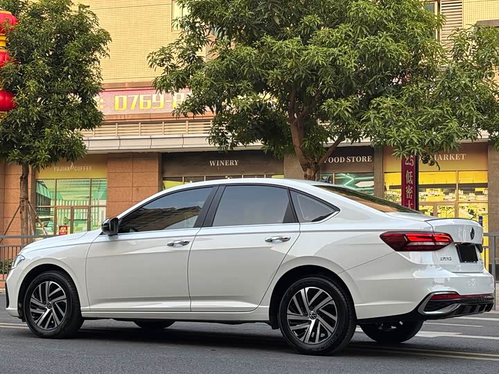 Фото 6 - Volkswagen Lavida