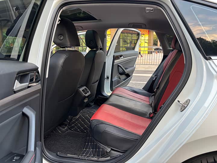 Фото 9 - Volkswagen Lavida