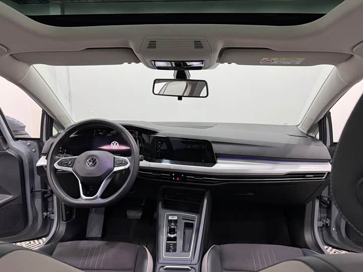 Фото 5 - Volkswagen Golf