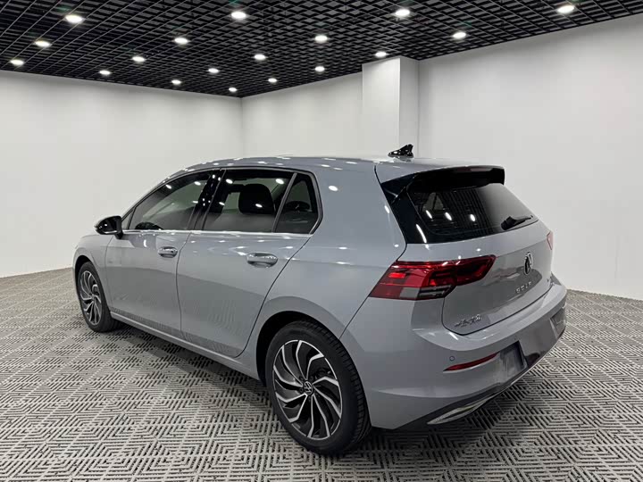 Фото 9 - Volkswagen Golf