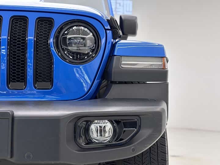 Фото 8 - Jeep Wrangler