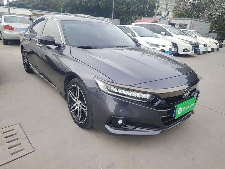 Фото 4 - Honda Accord