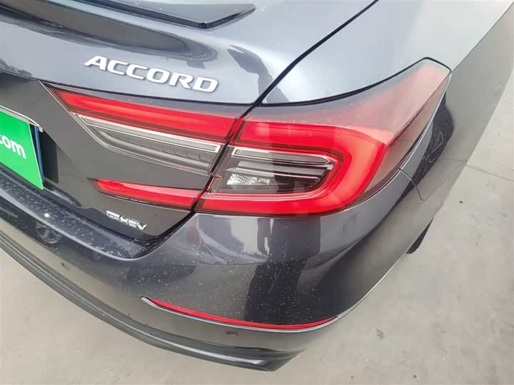 Фото 8 - Honda Accord