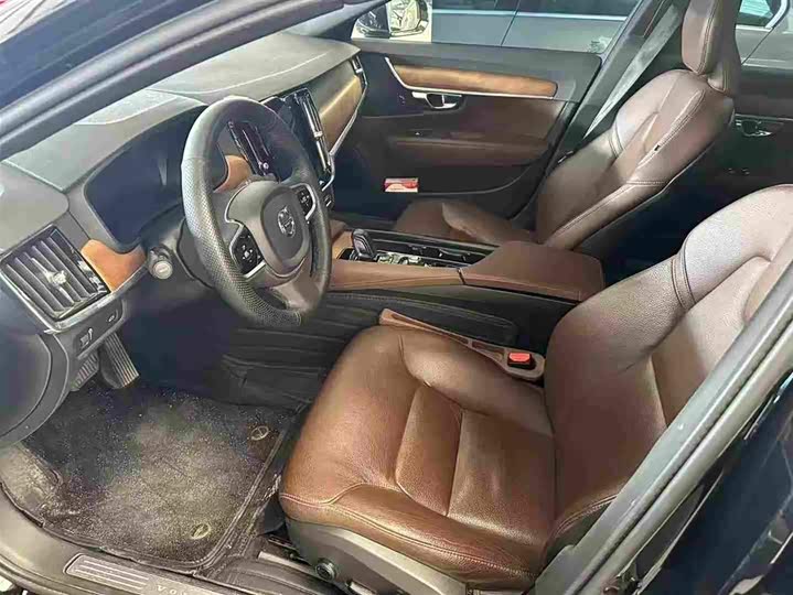 Фото 3 - Volvo S90