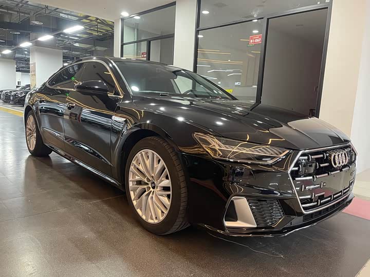 Фото 3 - Audi A7L