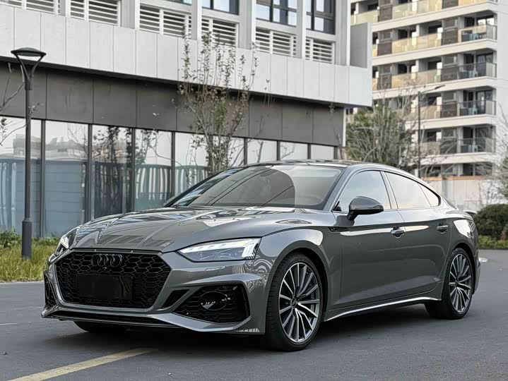 Фото 1 - Audi A5