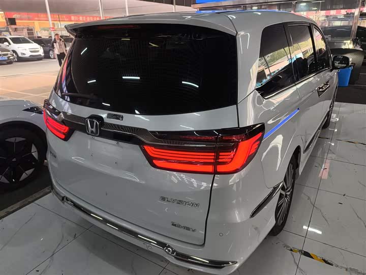Фото 7 - Honda Elysion