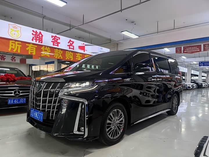 Фото 1 - Toyota Alphard