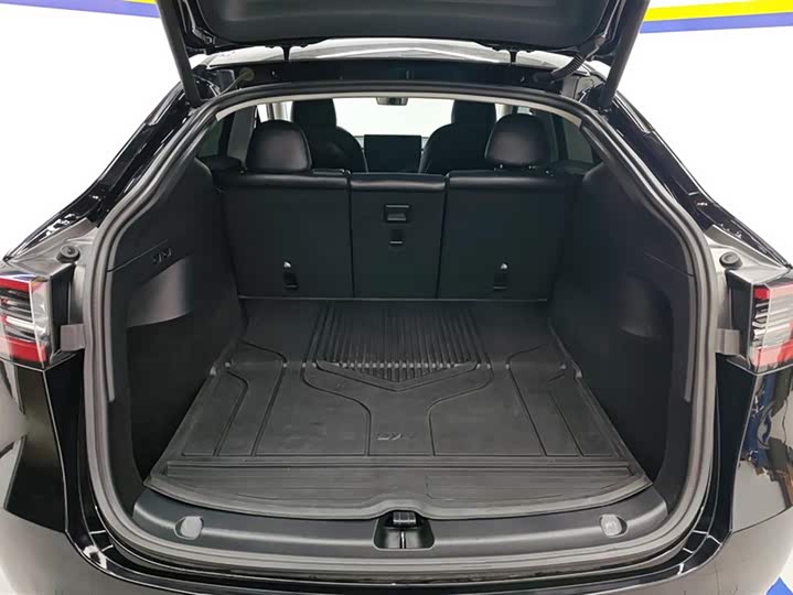 Фото 4 - Tesla Model Y