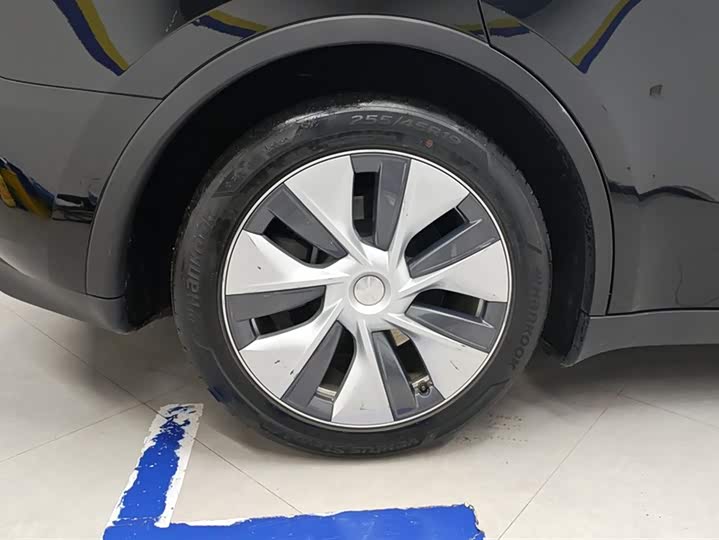 Фото 6 - Tesla Model Y