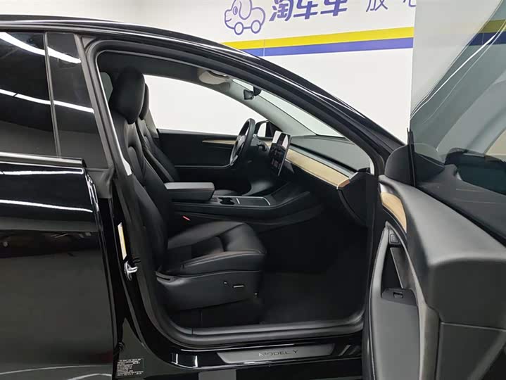 Фото 8 - Tesla Model Y