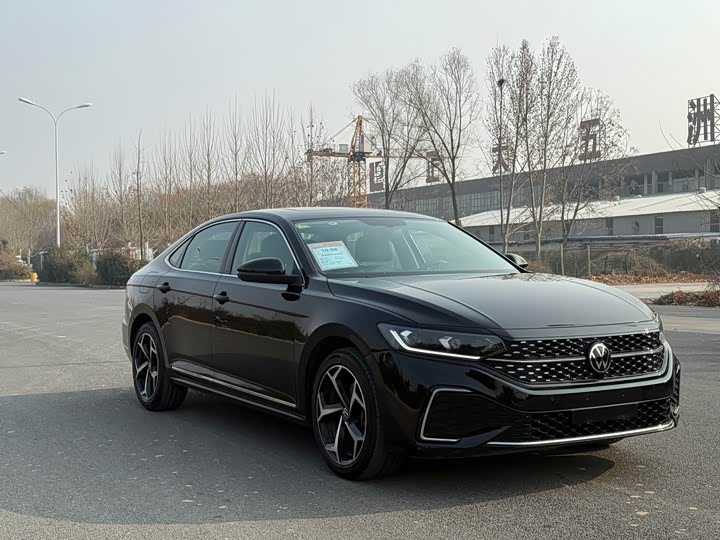 Фото 1 - Volkswagen Passat