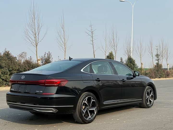 Фото 8 - Volkswagen Passat