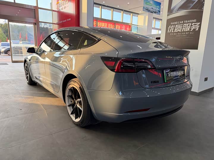 Фото 5 - Tesla Model 3