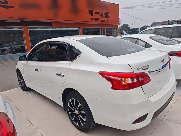 Фото 5 - Nissan Sylphy