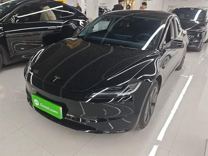 Фото 2 - Tesla Model 3