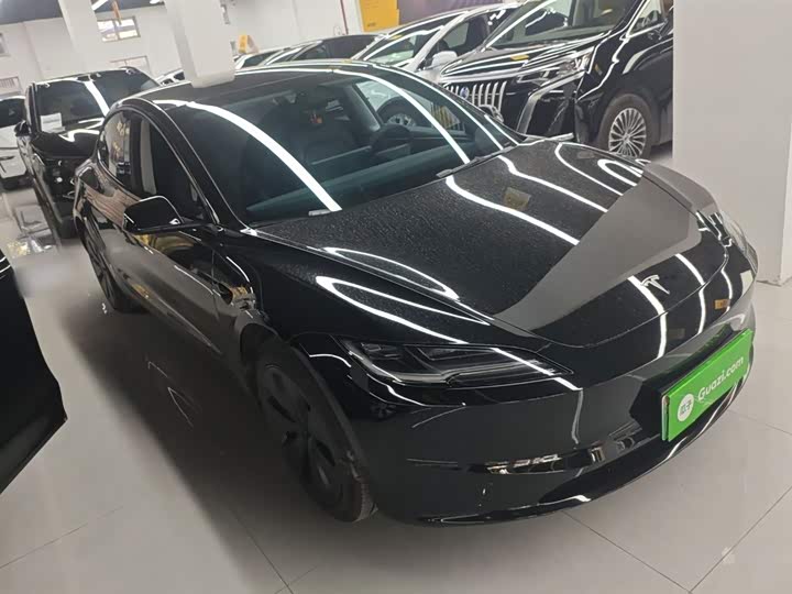 Фото 4 - Tesla Model 3