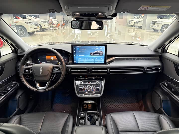 Фото 4 - Lincoln Corsair