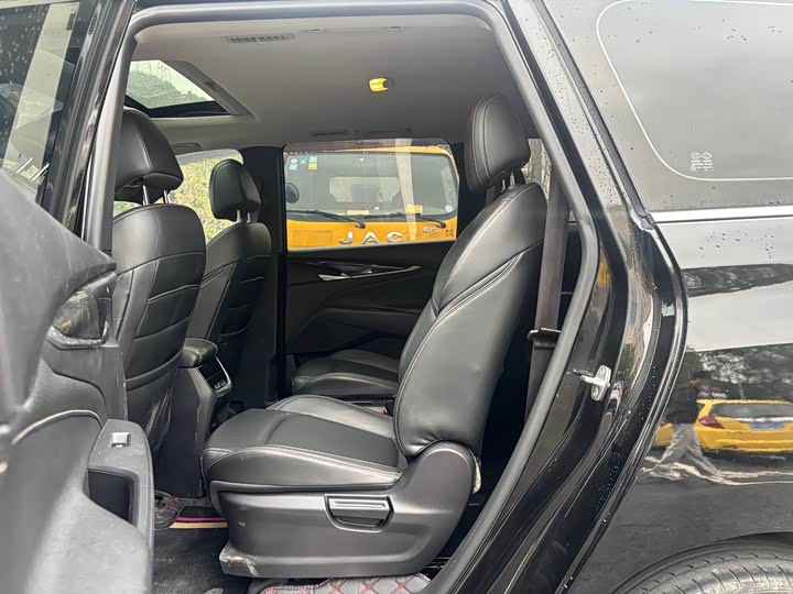 Фото 5 - Maxus G50