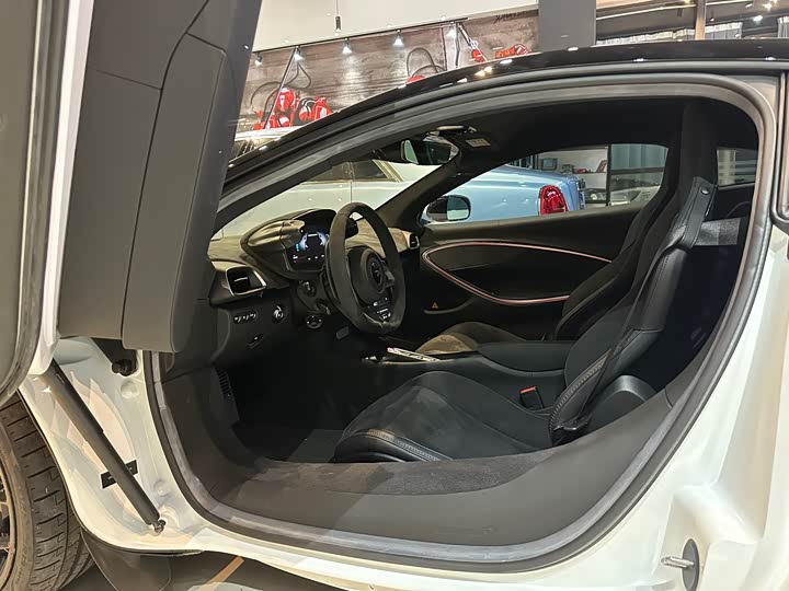 Фото 7 - McLaren Artura