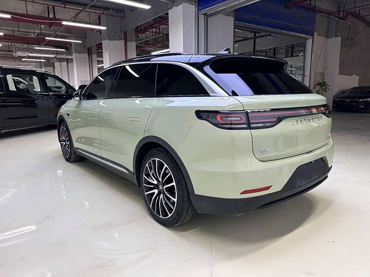 Фото 8 - Leapmotor C11