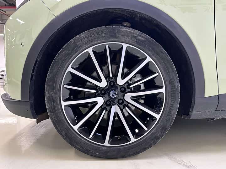 Фото 9 - Leapmotor C11