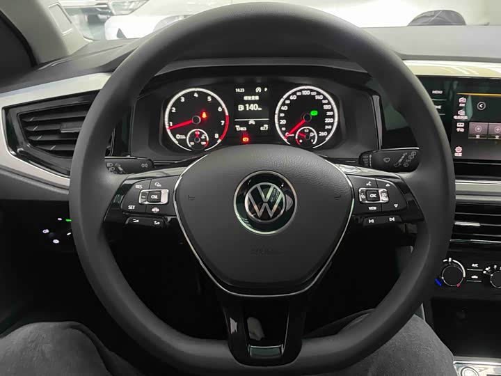 Фото 8 - Volkswagen Polo