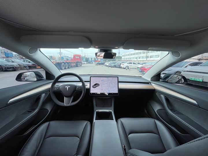 Фото 5 - Tesla Model 3