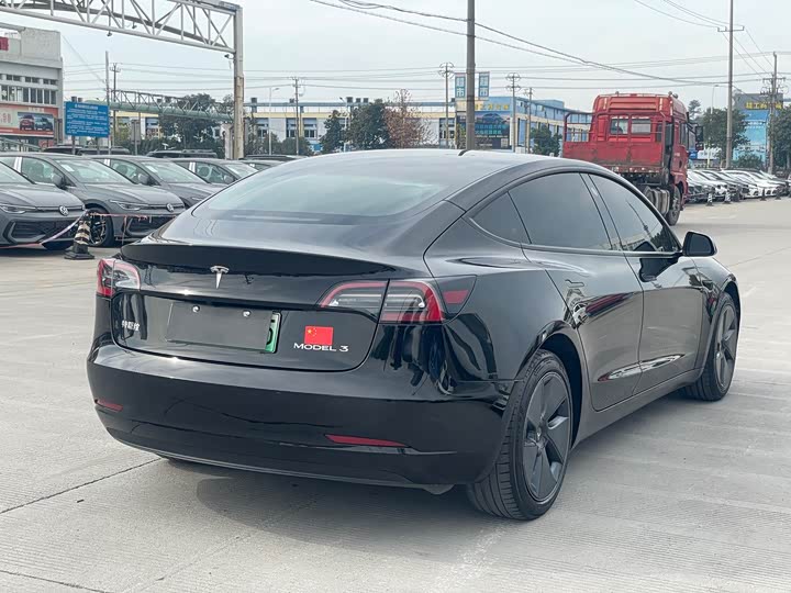 Фото 7 - Tesla Model 3