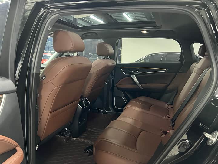 Фото 8 - Honda UR-V