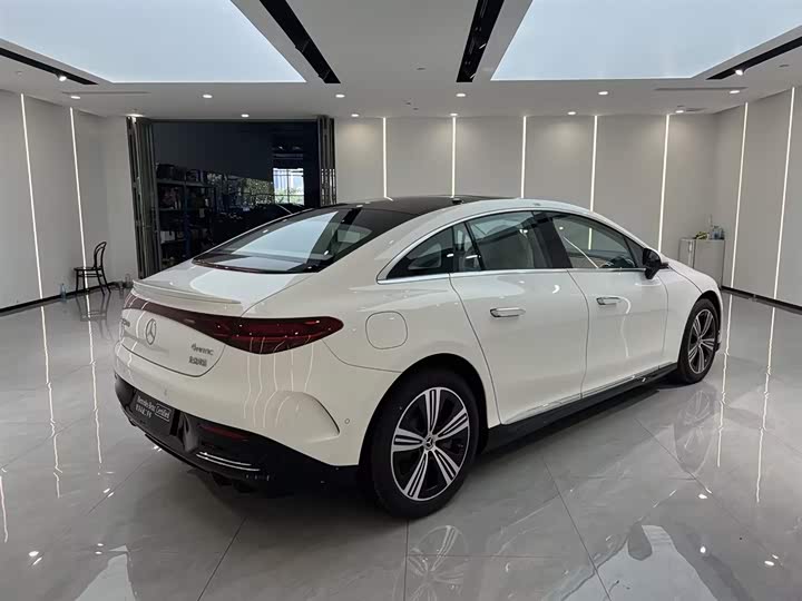 Фото 7 - Mercedes-Benz EQE