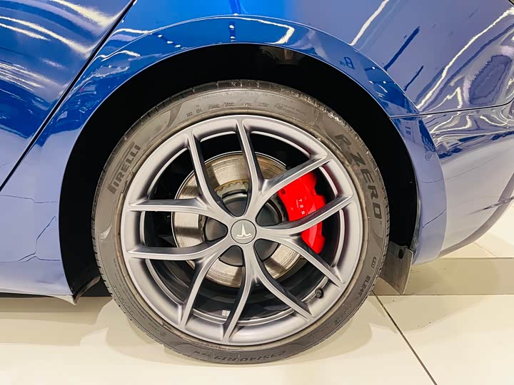 Фото 6 - Tesla Model 3