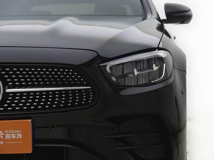 Фото 5 - Mercedes-Benz E-Class