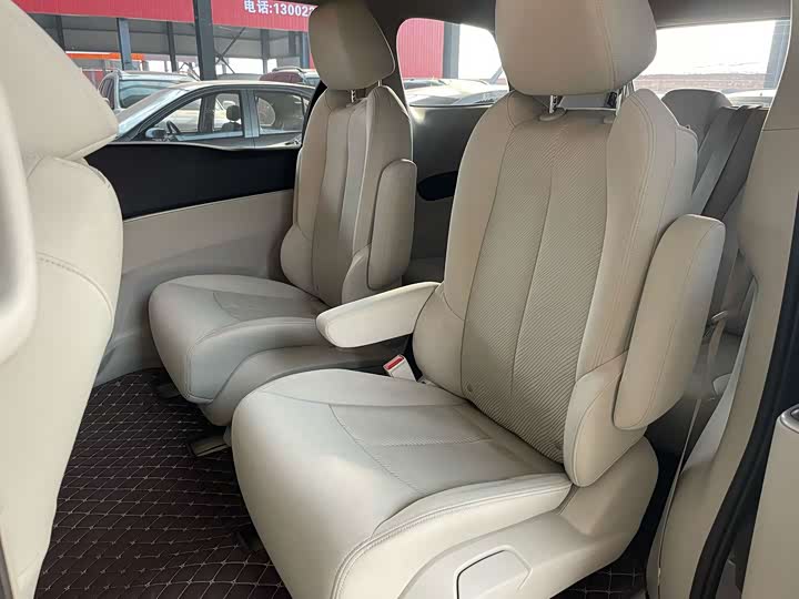 Фото 6 - Buick GL8 ES