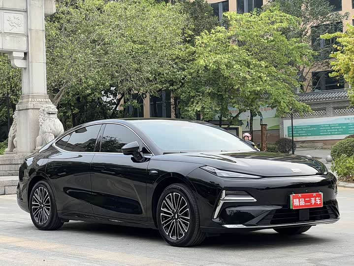 Фото 3 - Geely Galaxy Starshine 8 EM-i