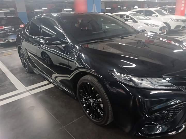 Фото 4 - Toyota Camry