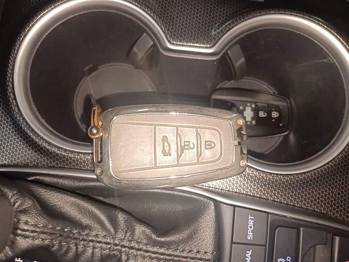 Фото 9 - Toyota Camry