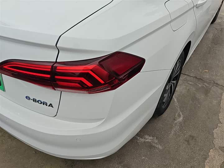 Фото 8 - Volkswagen Bora EV