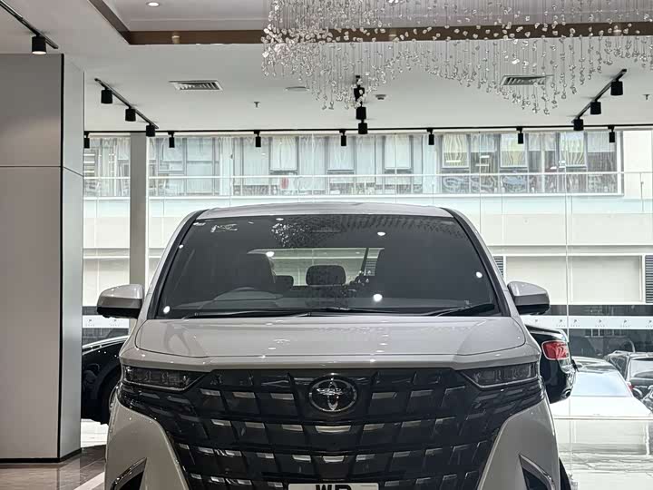 Фото 3 - Toyota Alphard