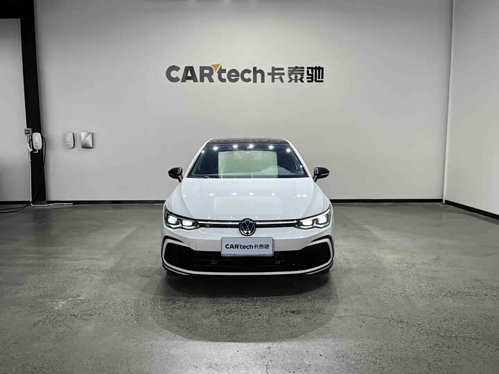 Фото 2 - Volkswagen Golf