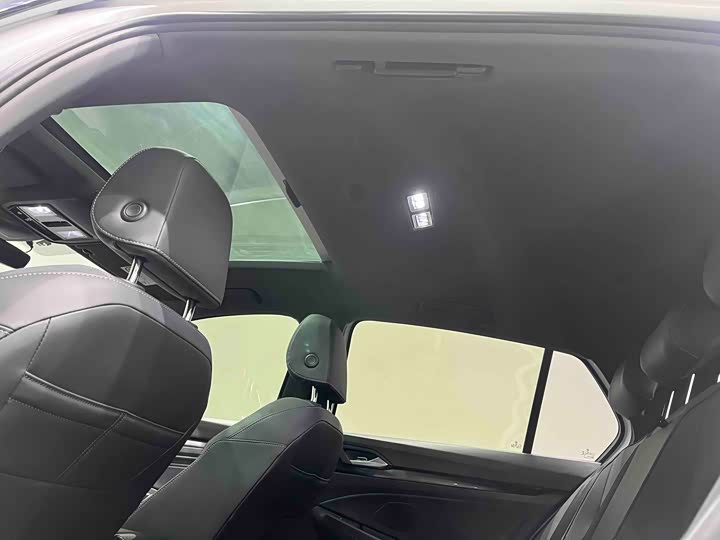 Фото 8 - Volkswagen Golf