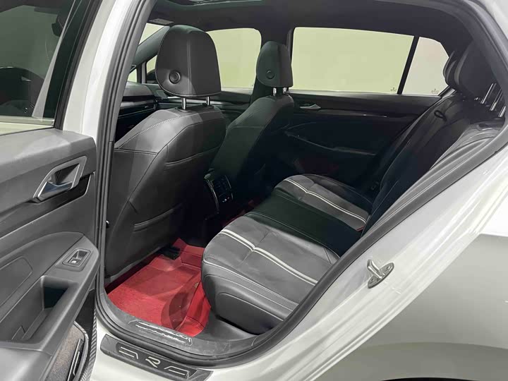 Фото 9 - Volkswagen Golf