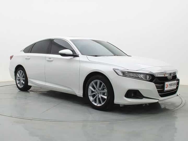 Фото 4 - Honda Accord