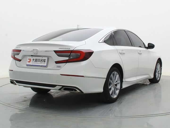 Фото 6 - Honda Accord