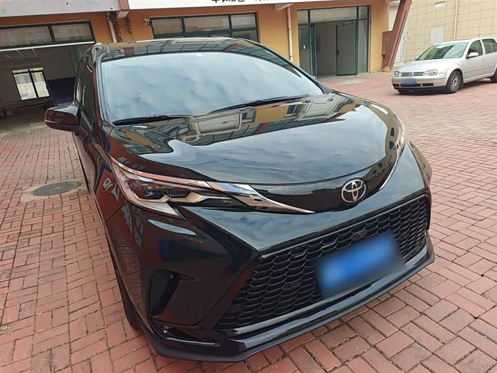 Фото 4 - Toyota Granvia