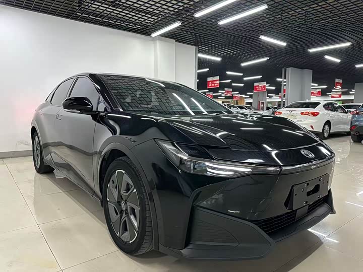 Фото 3 - Toyota bZ3