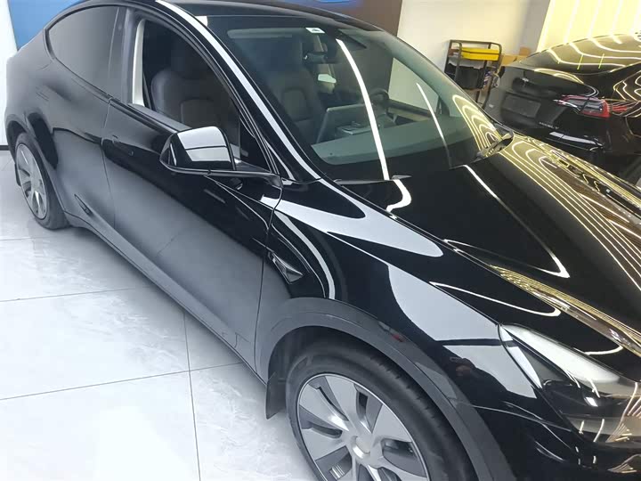 Фото 4 - Tesla Model Y